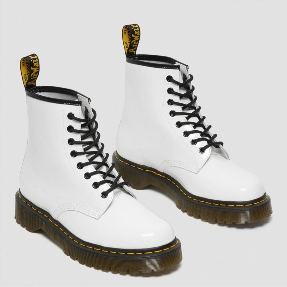 Dr. Martens 1460 BEX SMOOTH LEATHER LACE UP BOOTS